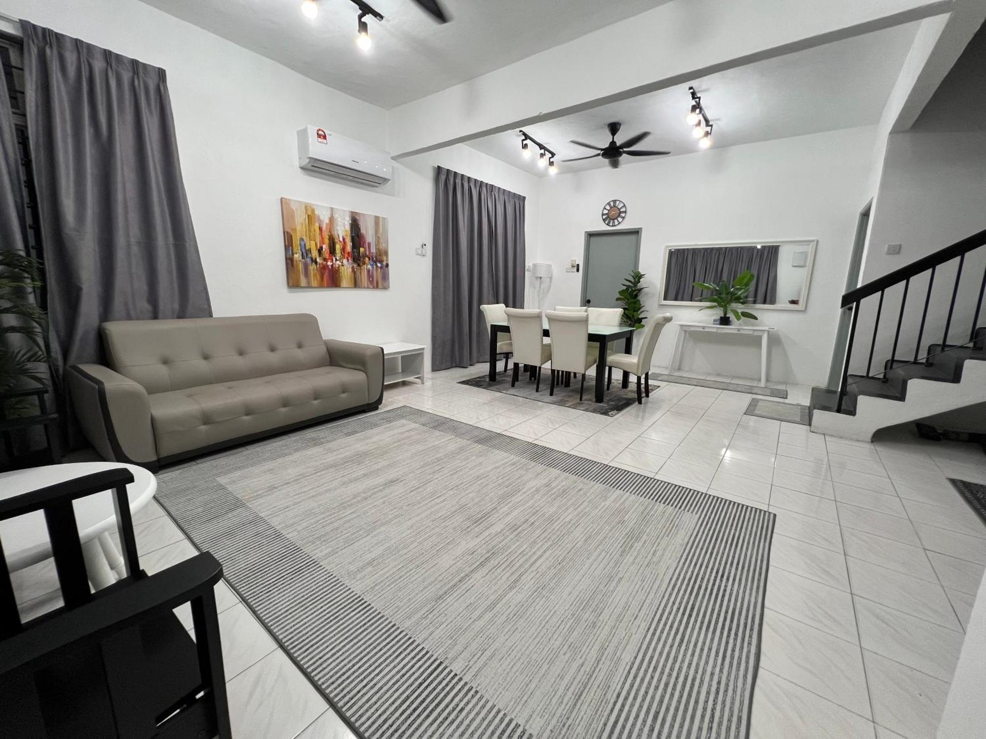 ספאנג Rumah Melati By Impian Homestay Klia-Salak Tinggi-Nilai מראה חיצוני תמונה